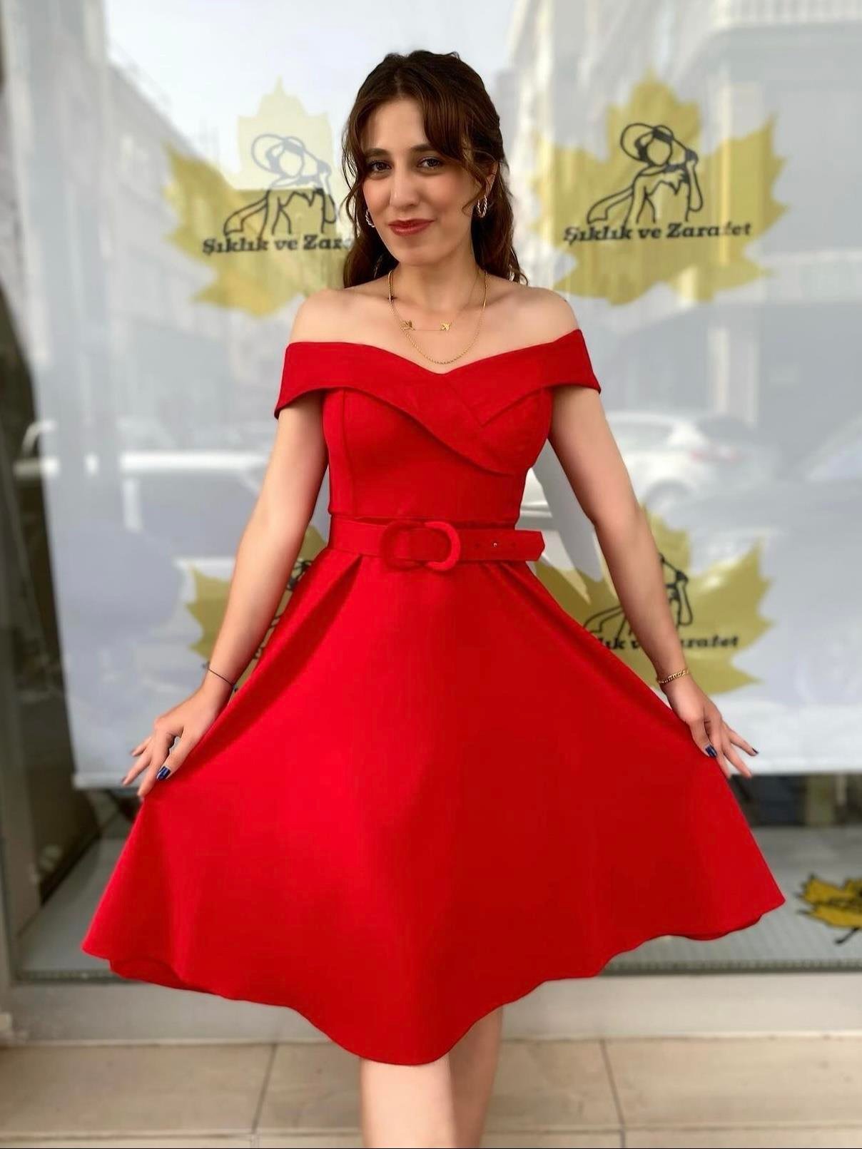 Kırmızı Abiye Elbise