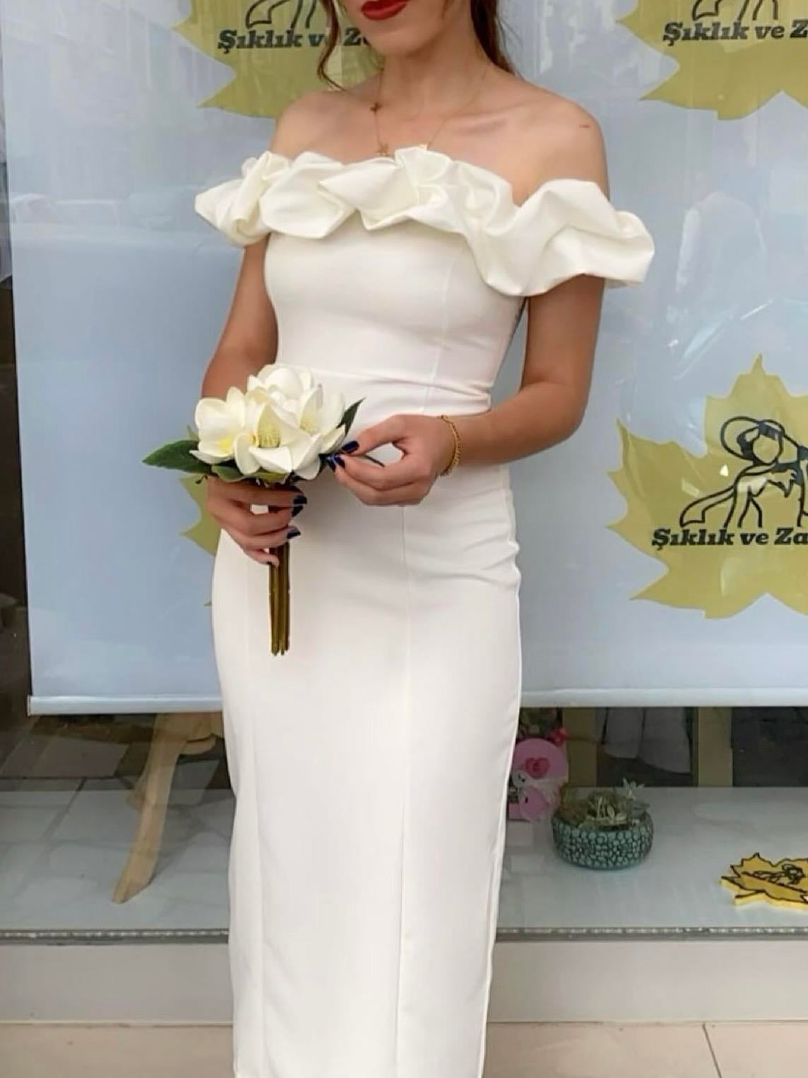 Madonna yaka nikah elbisesi