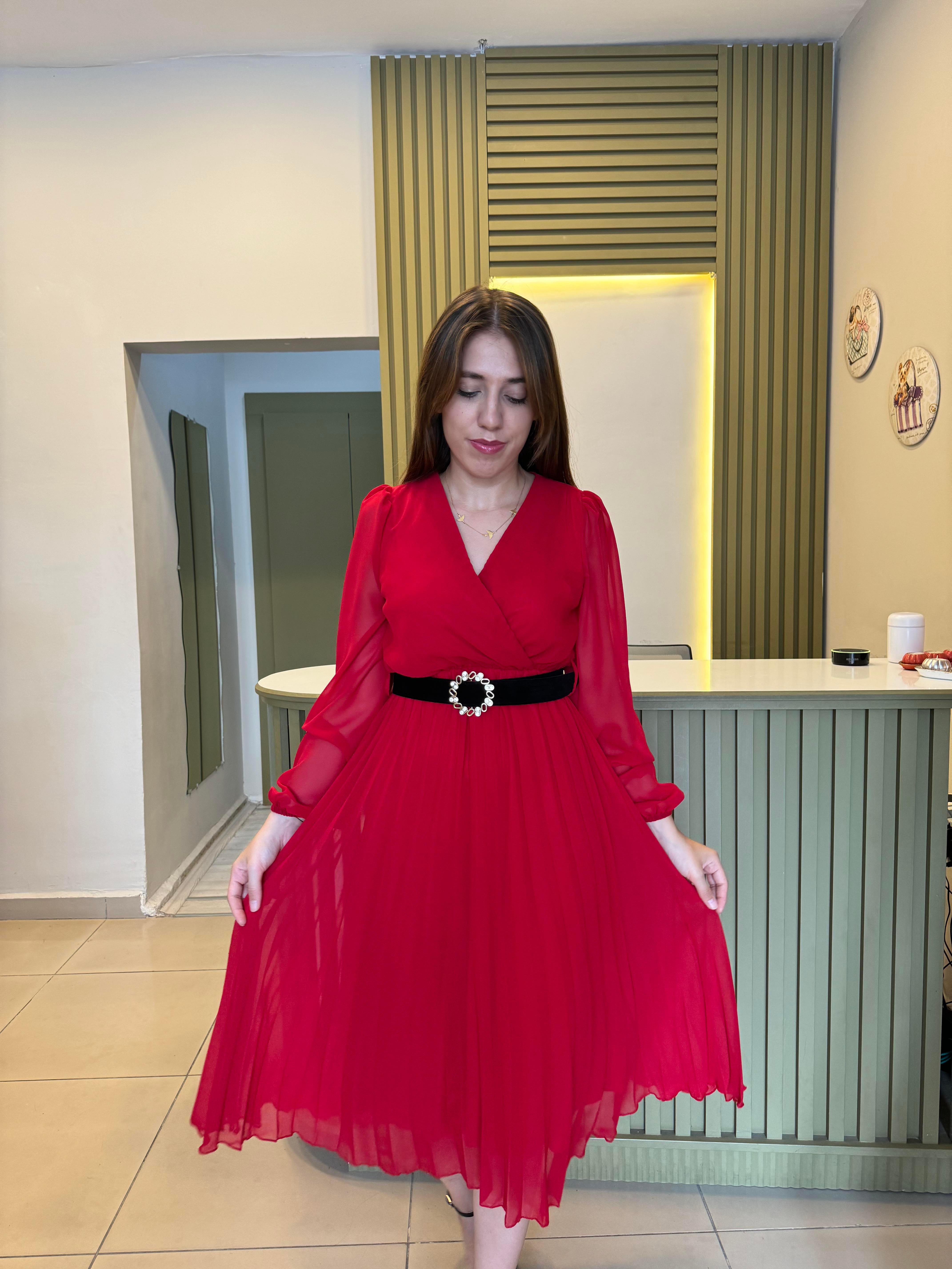 Şifon Piliseli Elbise Kırmızı