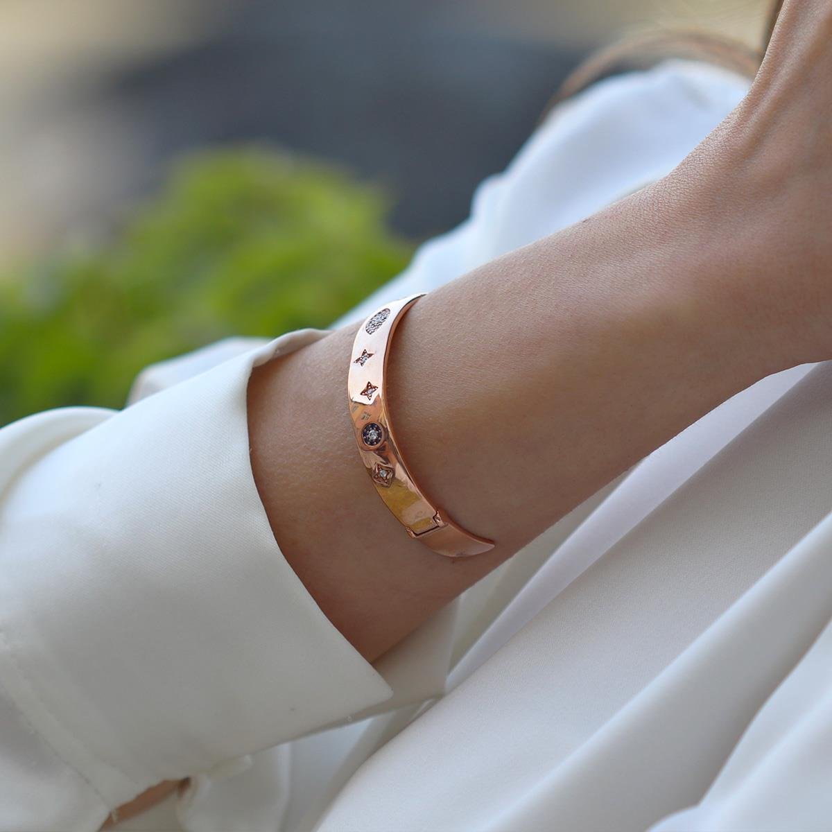 Apm Modeli Figürlü Rose Gold Şans Gümüş Kelepçe