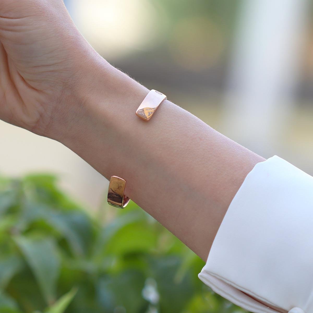 Apm Modeli Figürlü Rose Gold Şans Gümüş Kelepçe