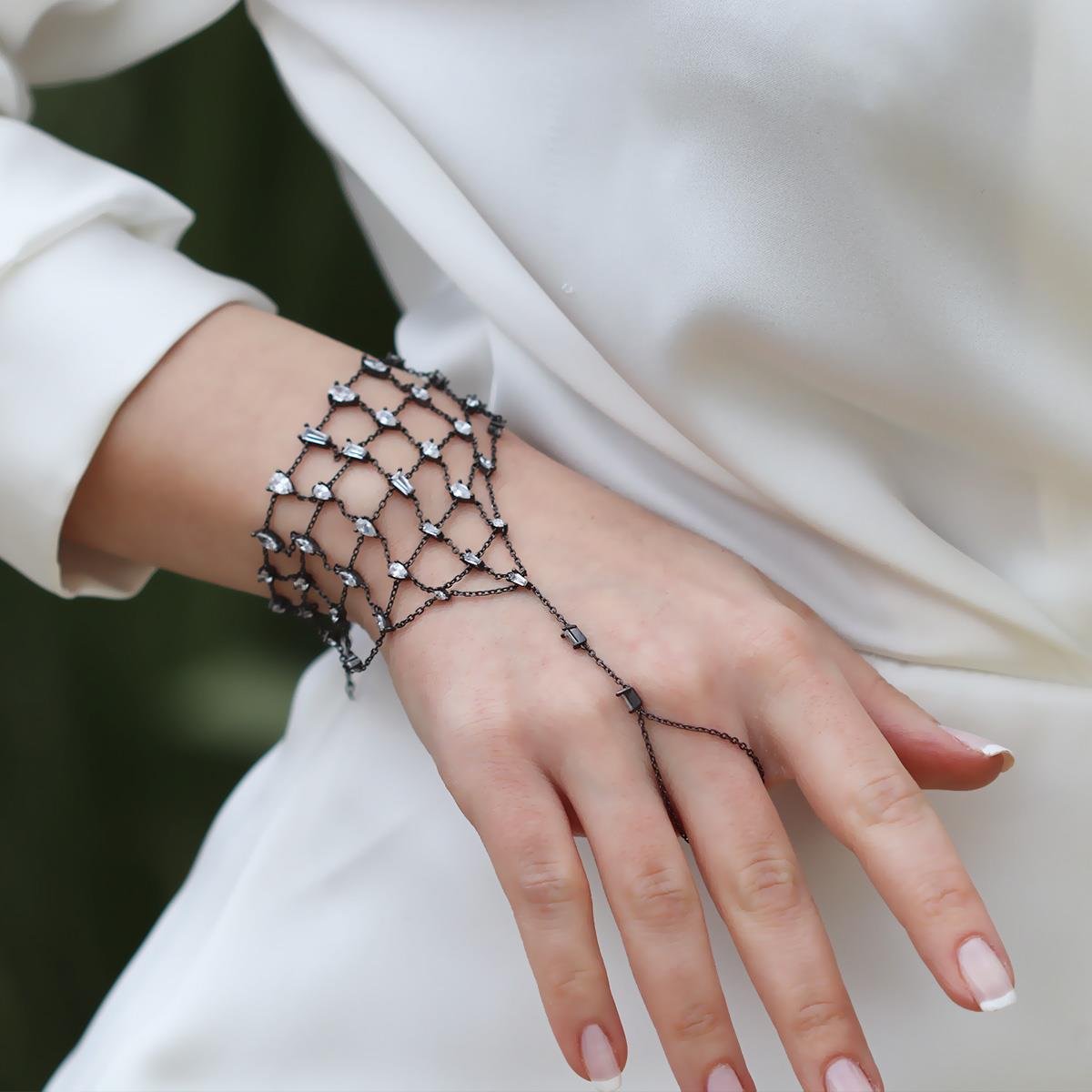 Baget Damla Taşlı Siyah Rodyum Kaplama Gümüş Şahmeran