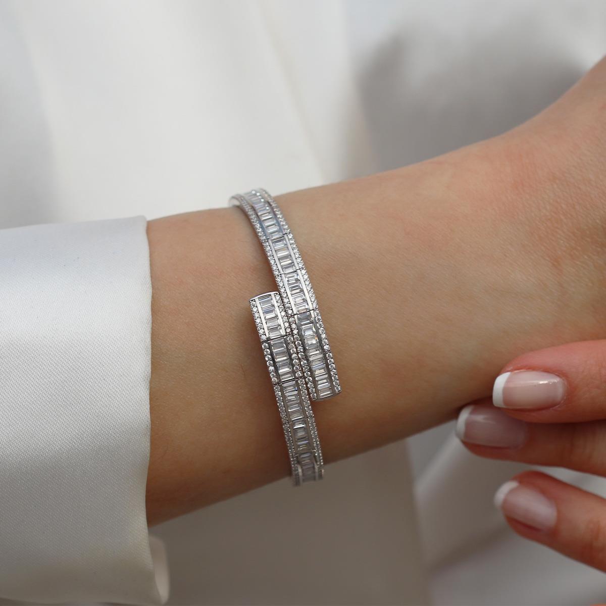 Baget Taşlı Gümüş Kelepçe