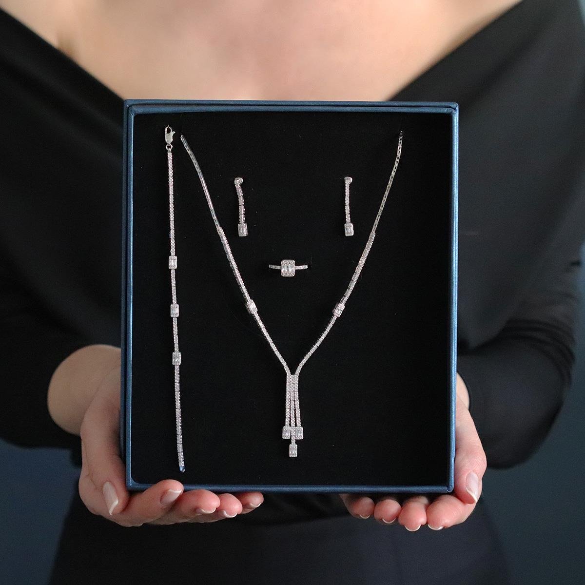 Baget Taşlı Sarkıt Modeli Gümüş Set