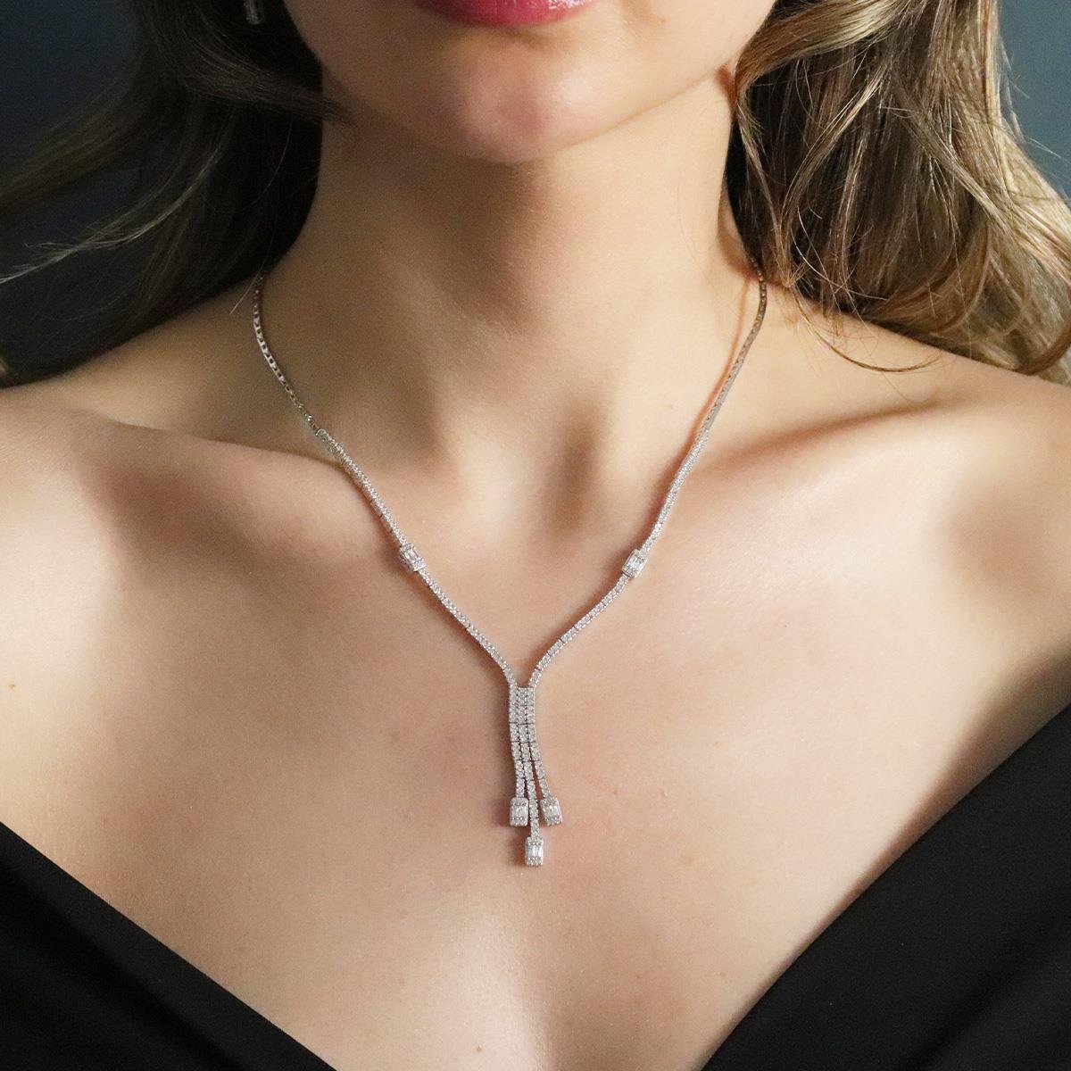 Baget Taşlı Sarkıt Modeli Gümüş Set