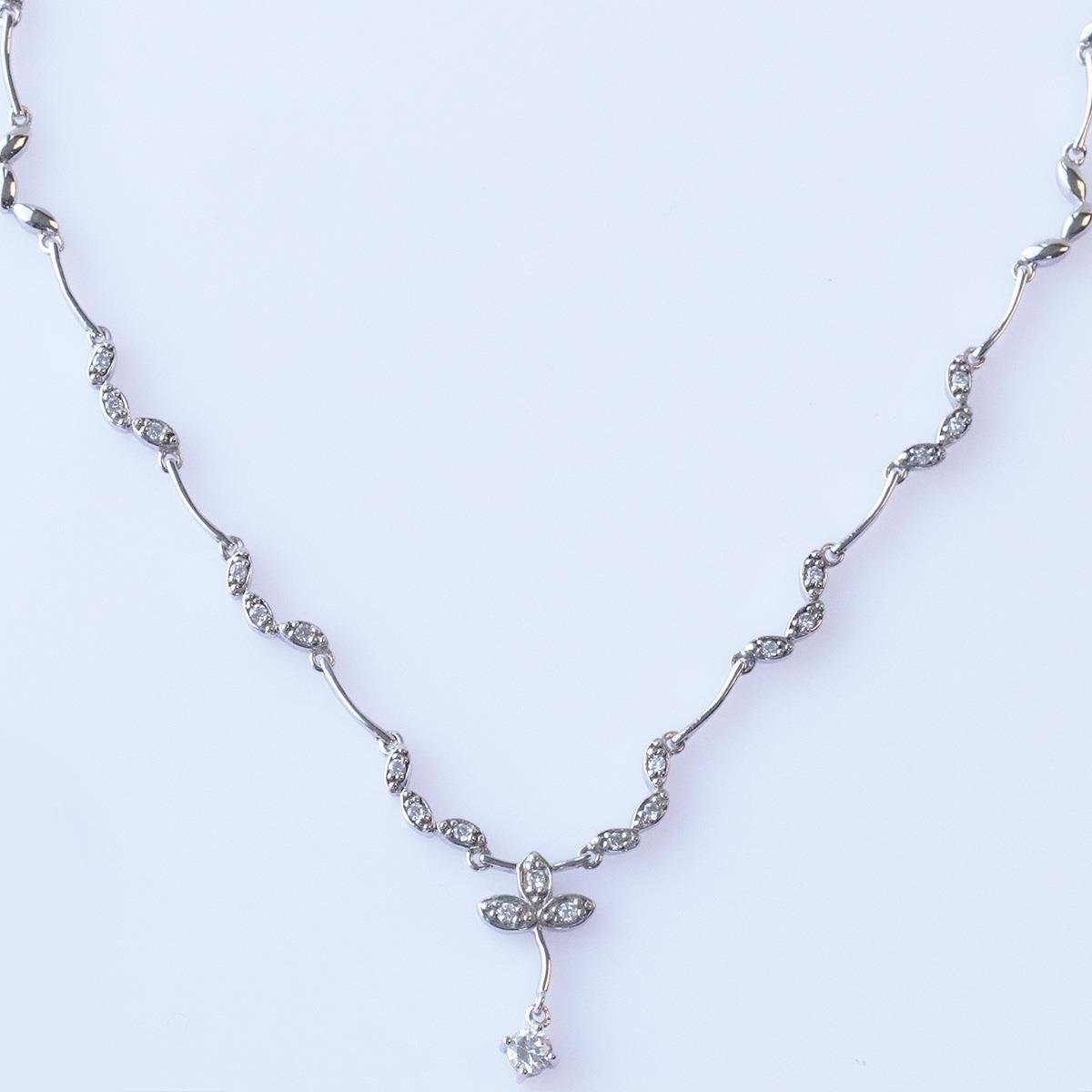 Çiçek Modeli Zirkon Taşlı Gümüş Gerdanlık