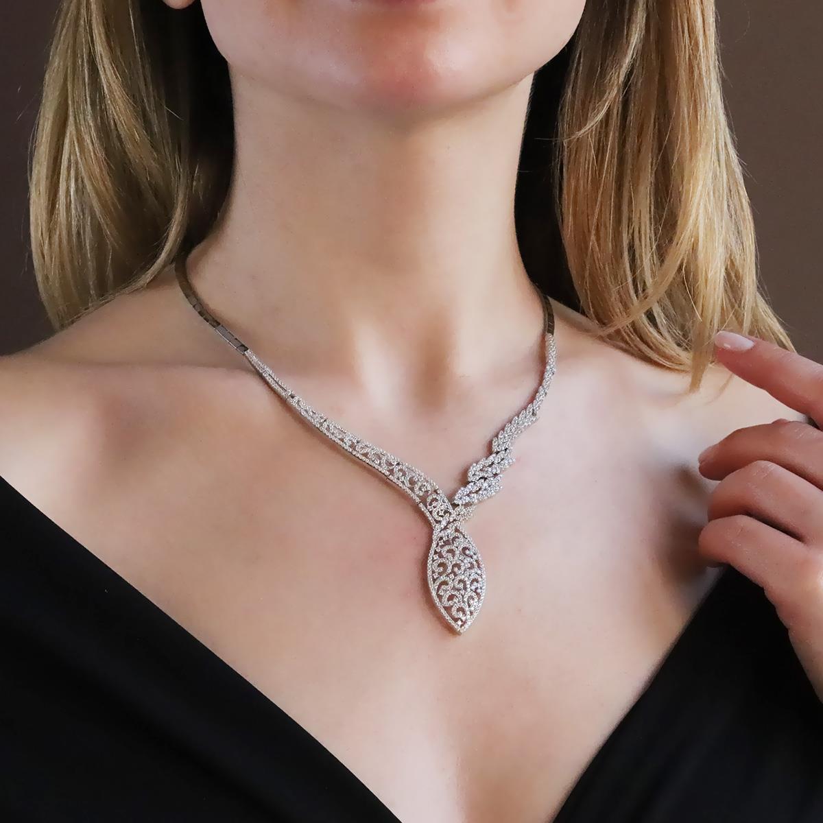 Cuture Model Zirkon Taşlı Gümüş Gerdanlık