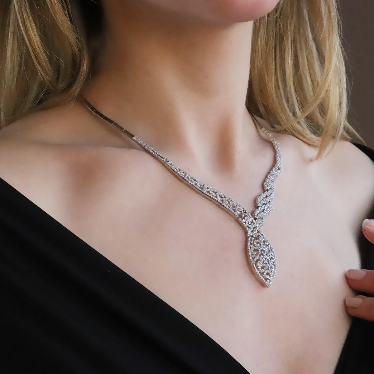 Cuture Model Zirkon Taşlı Gümüş Gerdanlık