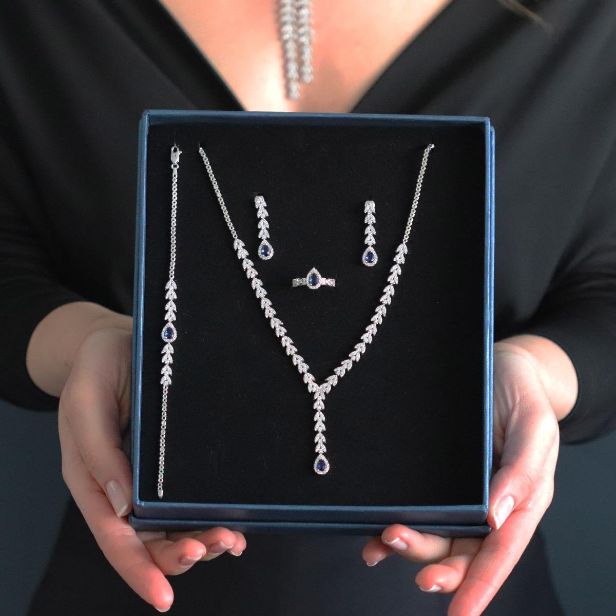 Damla Başak Modeli Safir Taşlı Gümüş Set 