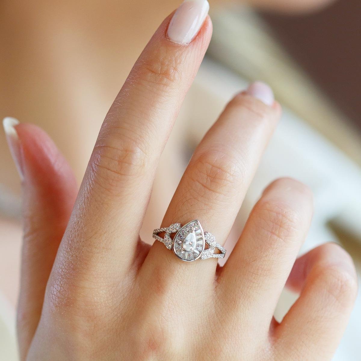 Damla Başak Modeli Zirkon Taşlı Gümüş Set