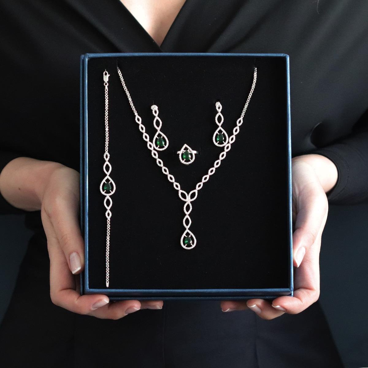 Damla Modeli Yeşil Zirkon Taşlı Gümüş Set 