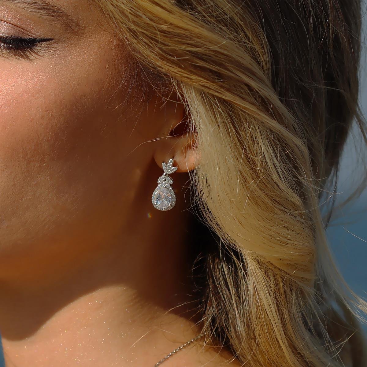 Damla Yaprak Modeli Taşlı Gümüş Set