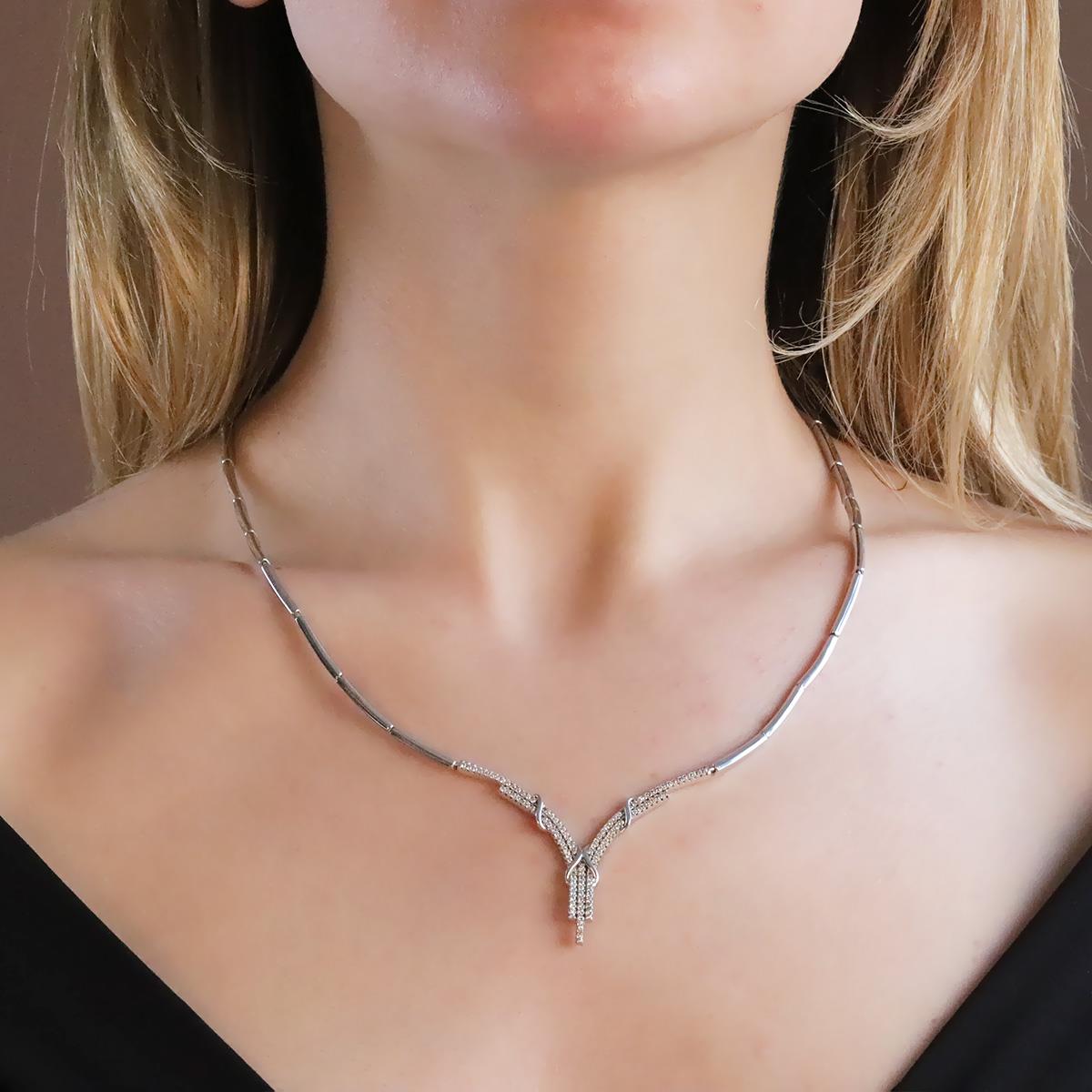 Düğüm Modeli Zirkon Taşlı Gümüş Gerdanlık