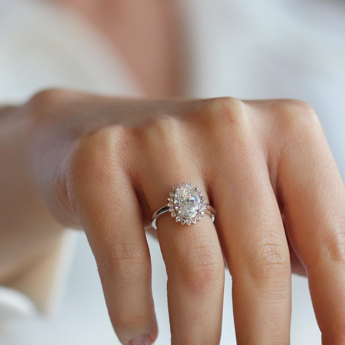 Elips 2.00 CT Sky Diamond Gümüş Yüzük