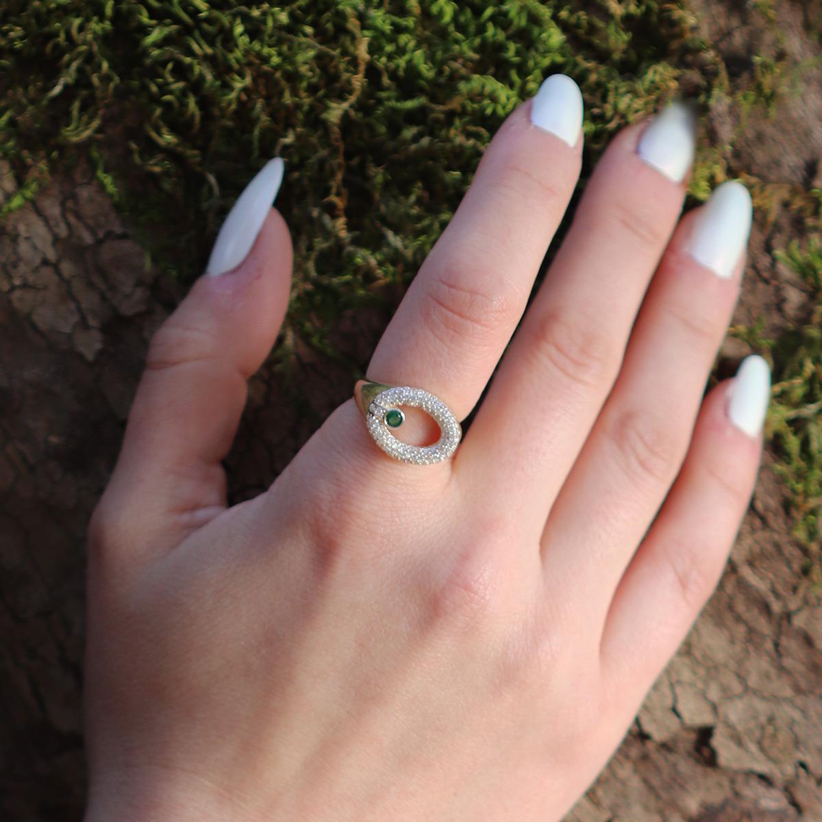 Elips Yeşil Taşlı Gold Kaplama Gümüş Yüzük