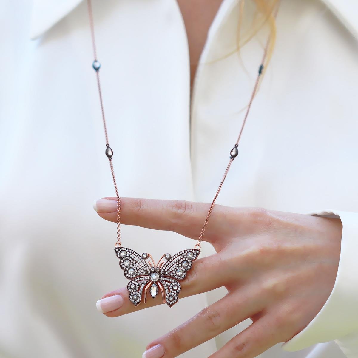 Elmas Montür Model Kelebek Gümüş Kolye