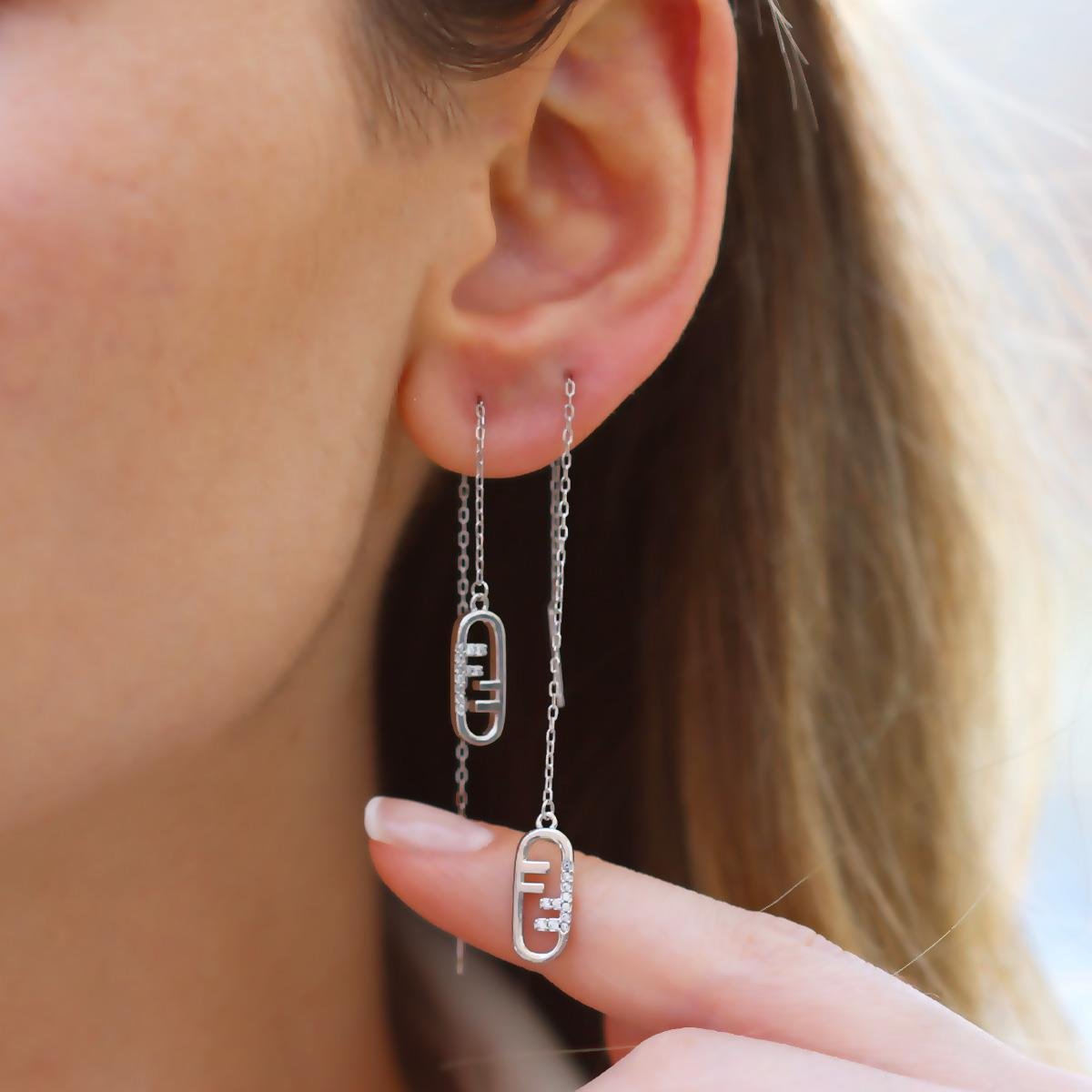 F Zincir Taşlı Gümüş Küpe