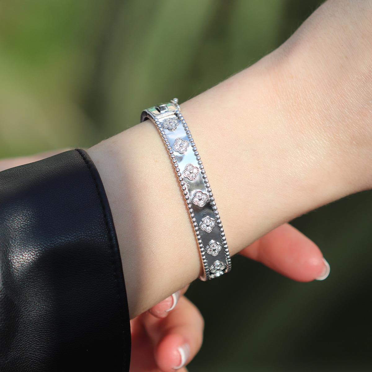 İkonik Alhambra Yonca Gümüş Kelepçe