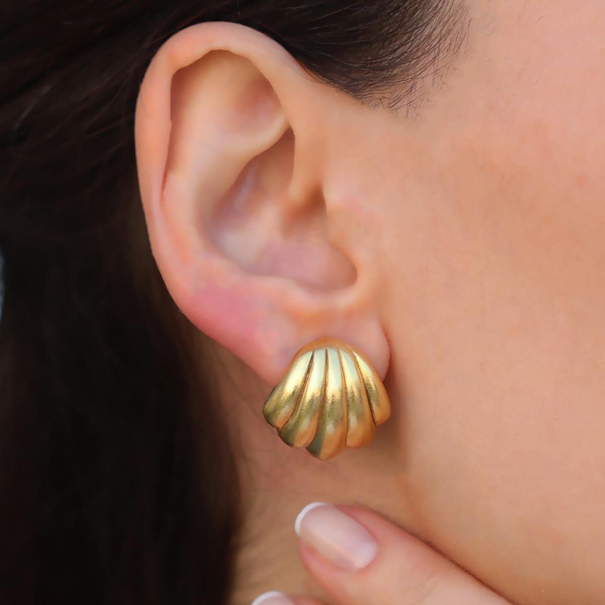 İstiridye Bombeli Gold Gümüş Küpe