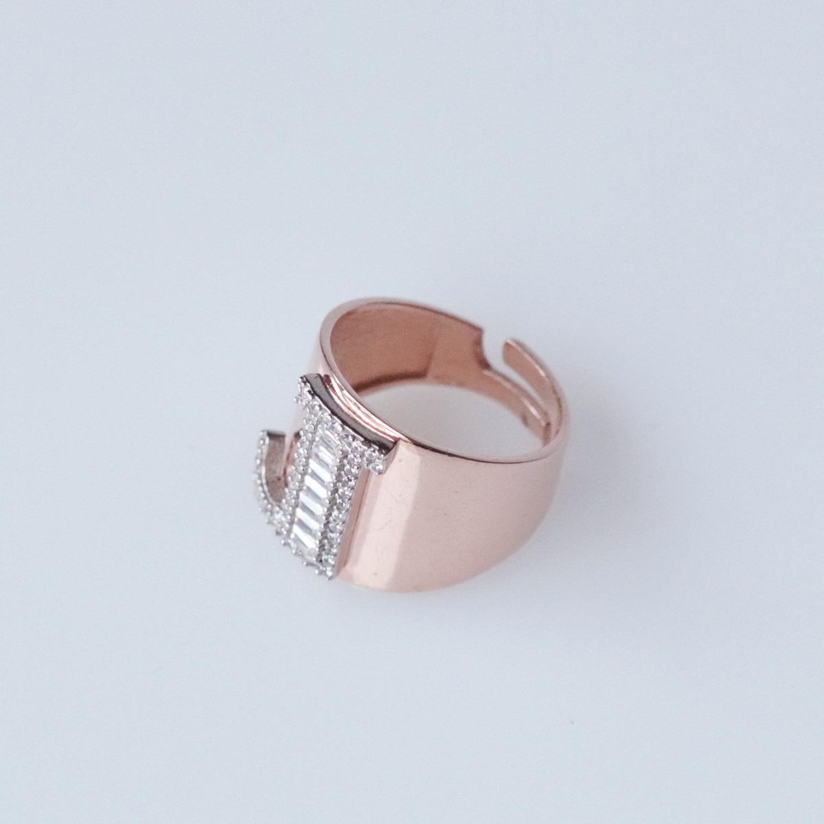 J Harfi Baget Taşlı Rose Gold Kaplama Gümüş Yüzük