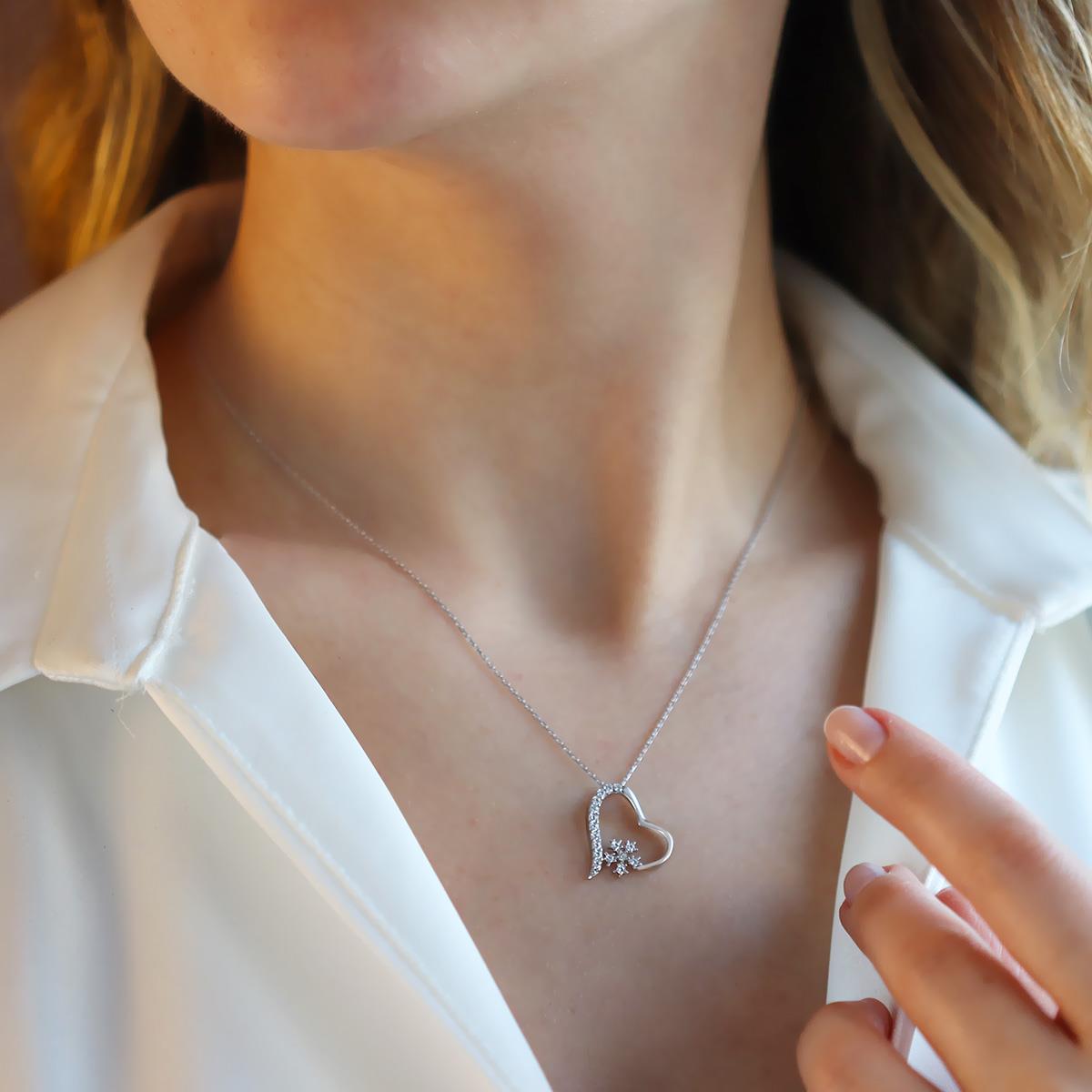 Kalp Kar Taneli 925 Ayar Gümüş Işıltı Kolye