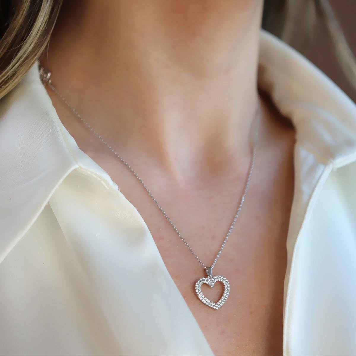 Kalp Zirkon Taşlı Gümüş Kolye