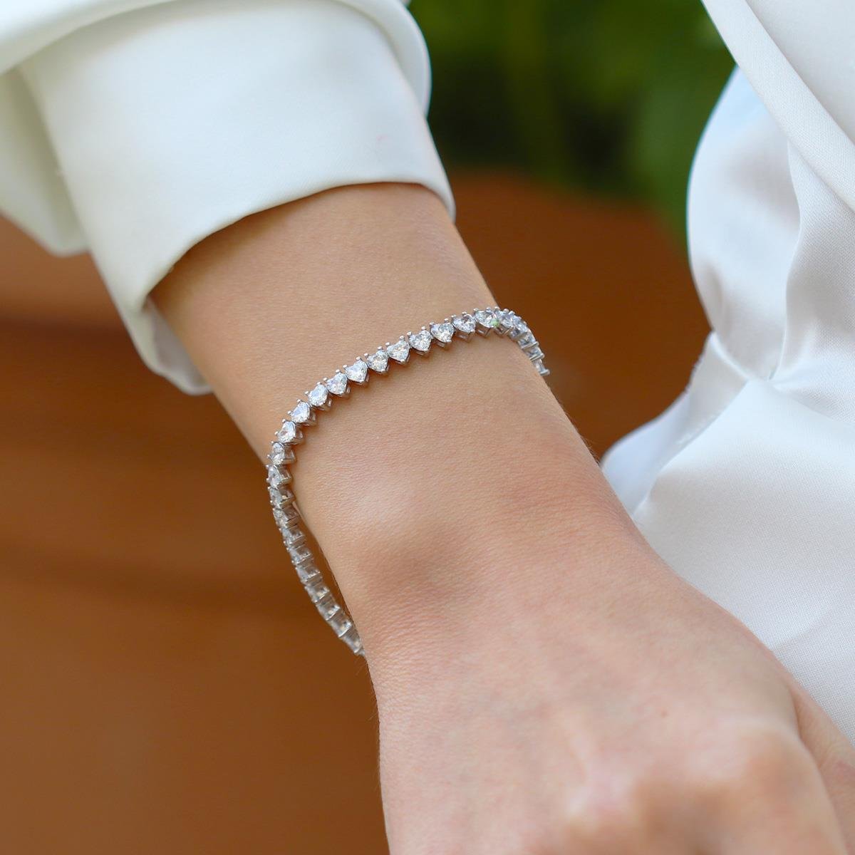 Kalpli Su Yolu Zirkon Taşlı Gümüş Bileklik