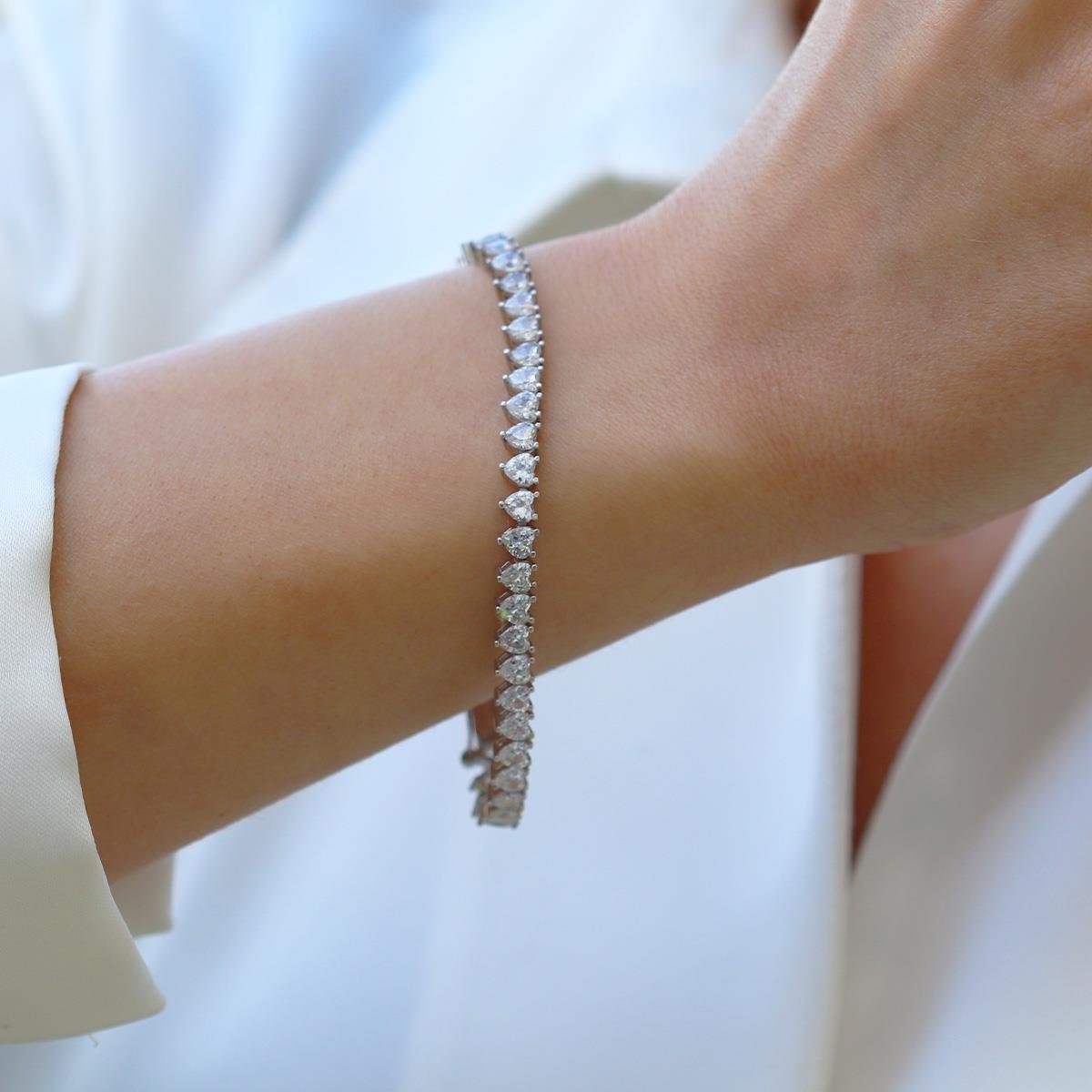 Kalpli Su Yolu Zirkon Taşlı Gümüş Bileklik