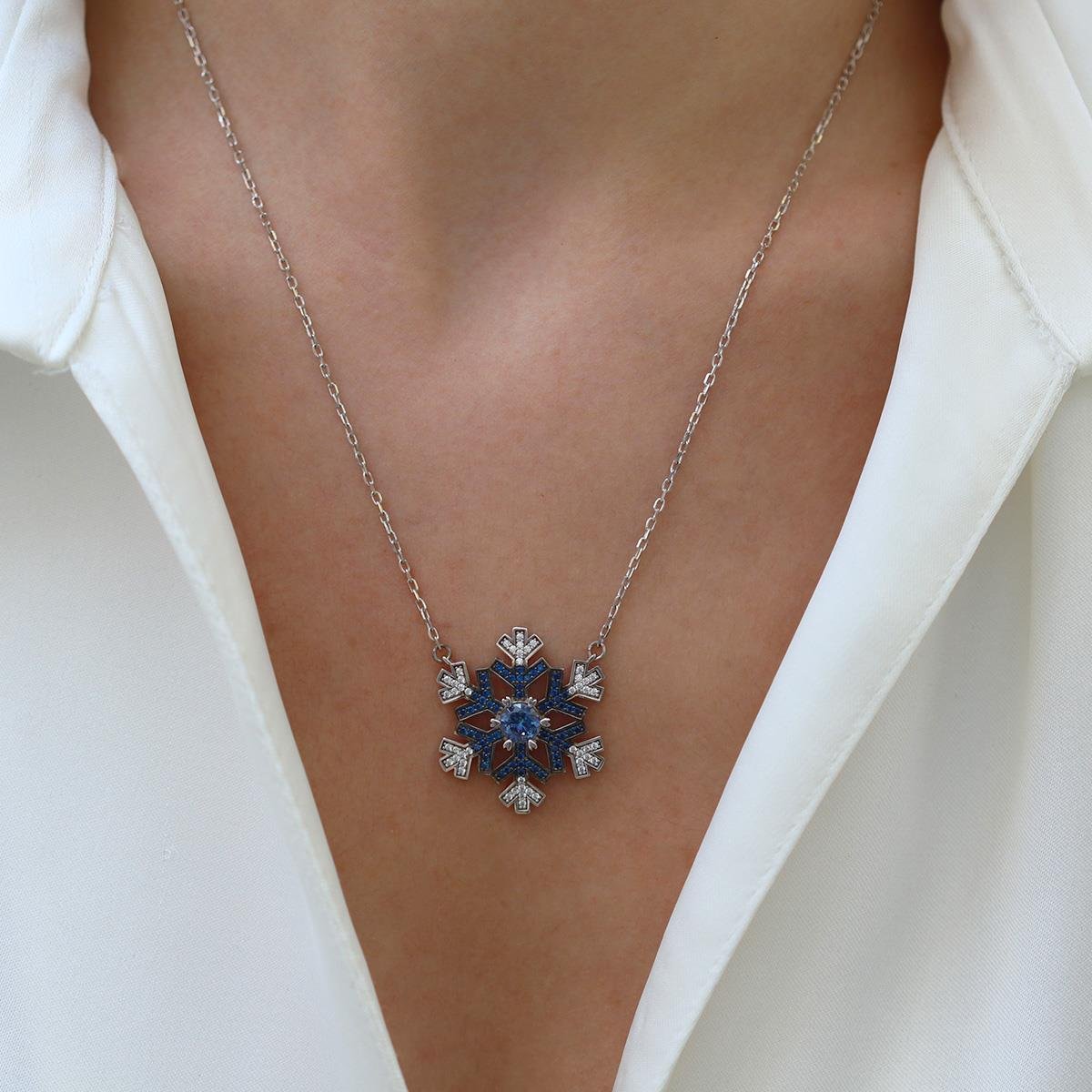 Kar Tanesi Lacivert Taşlı Gümüş Kolye
