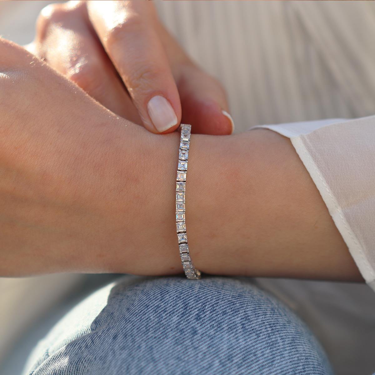 Kare Su Yolu Zirkon Taşlı Su Yolu Gümüş Bileklik