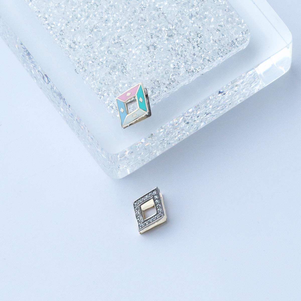 Karo Çift Taraflı Renkli Mine İşli Gümüş Küpe