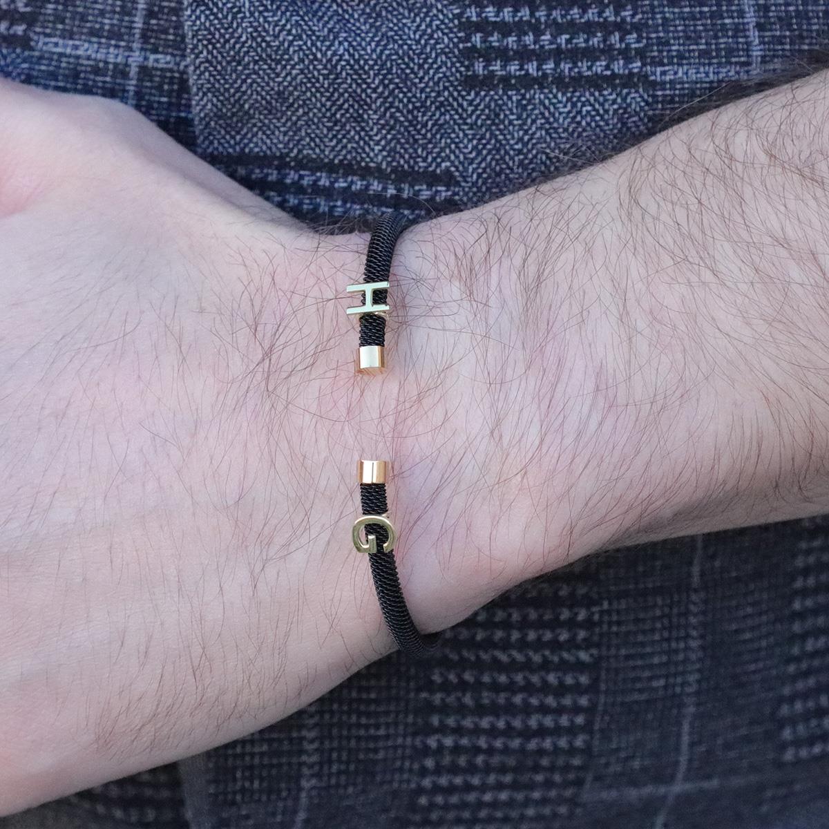 Kişiye Özel Harfli Siyah-Gold Gümüş Erkek Bilekliği