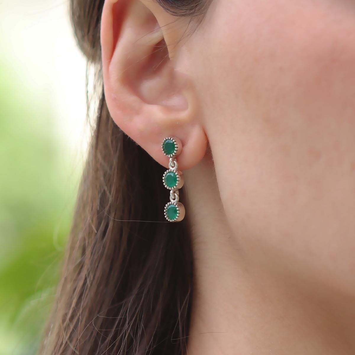 Kök Zümrüt Taşlı Otantik Gümüş Küpe