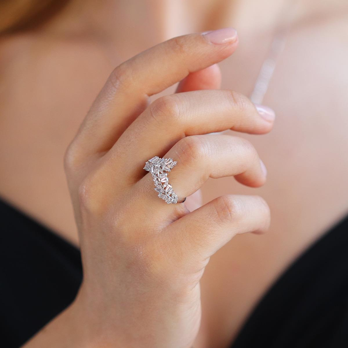 Krizet Yapraklı Zirkon Taşlı Gümüş Set