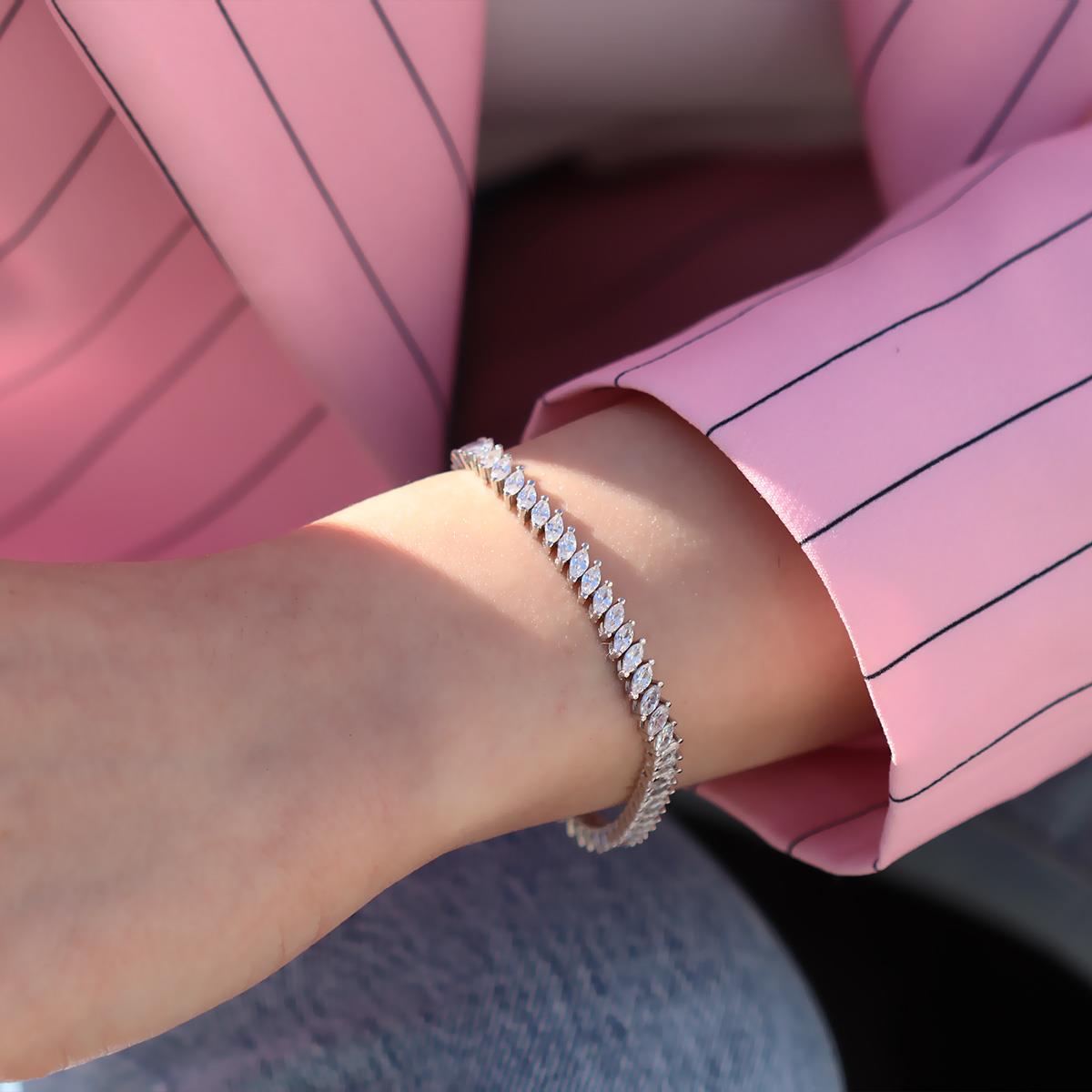 Mekik Modeli Zirkon Taşlı Su Yolu Gümüş Bileklik