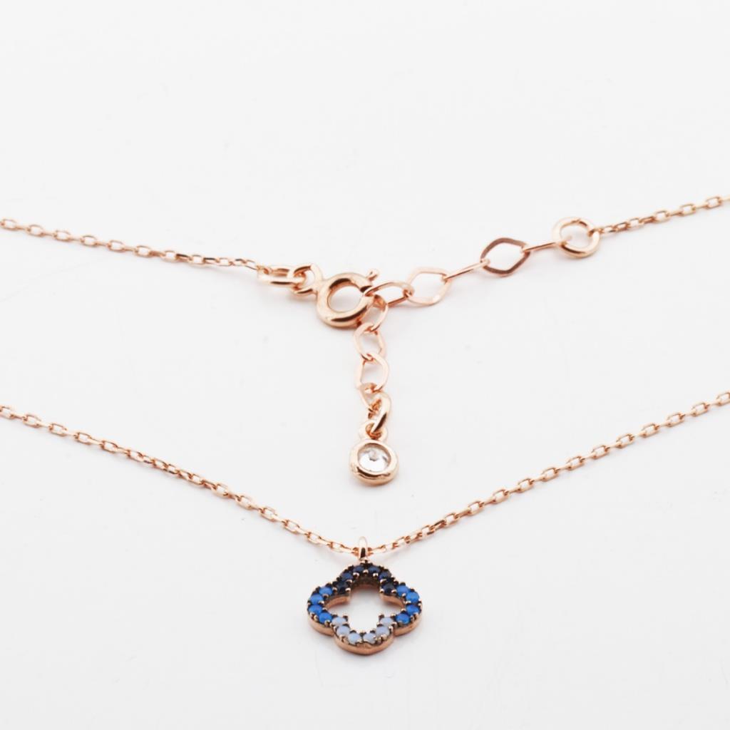 Mini Yonca Figürlü Rose Gold Kaplama Mavi Zirkon Taşlı Gümüş Kolye