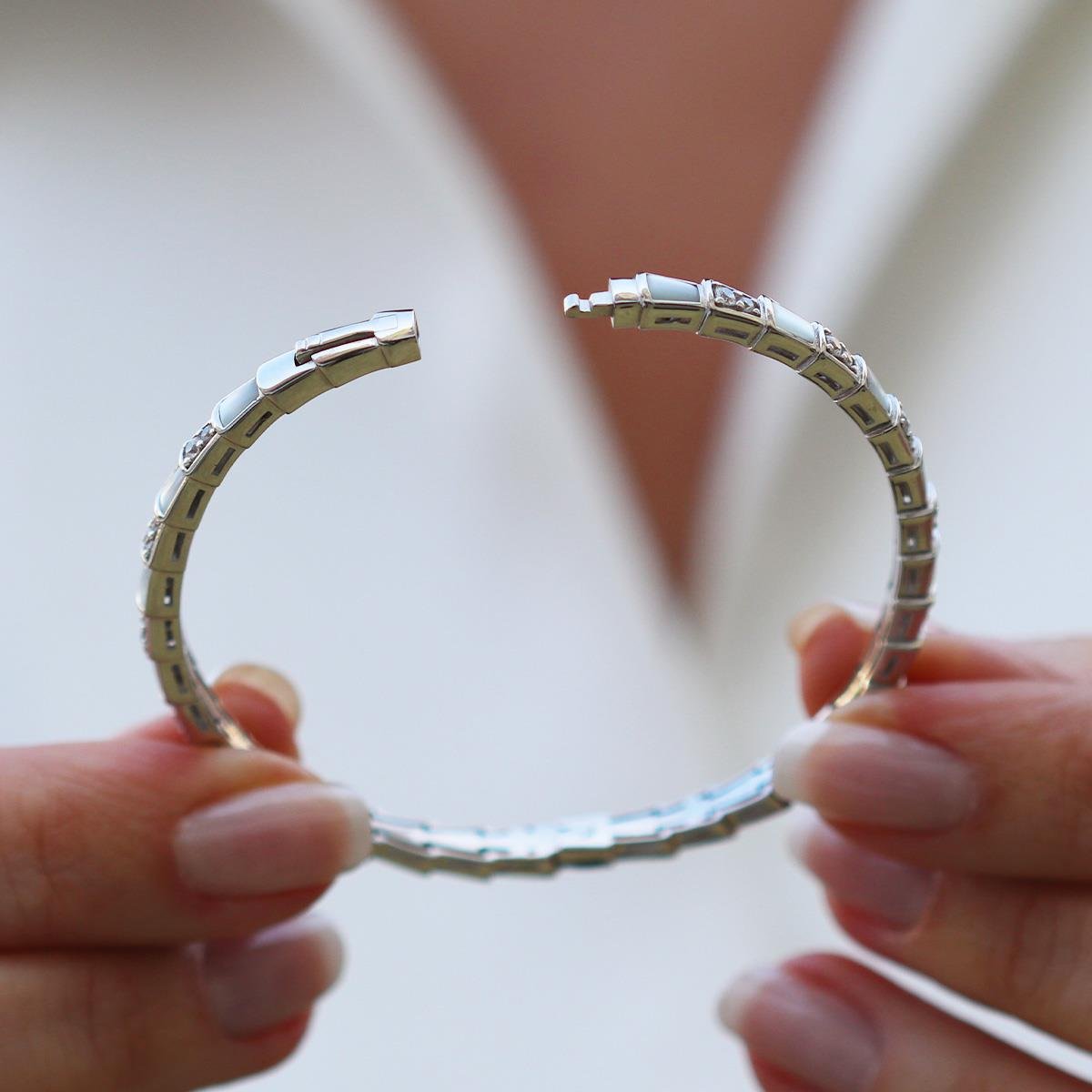 Mozanit Sedef Taşlı Serpent Modeli Gümüş Kelepçe