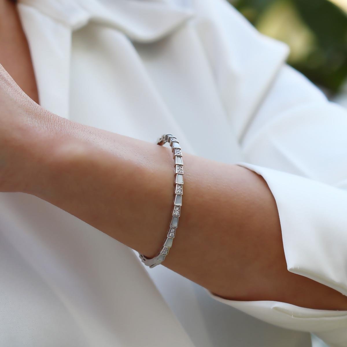 Mozanit Sedef Taşlı Serpent Modeli Gümüş Kelepçe