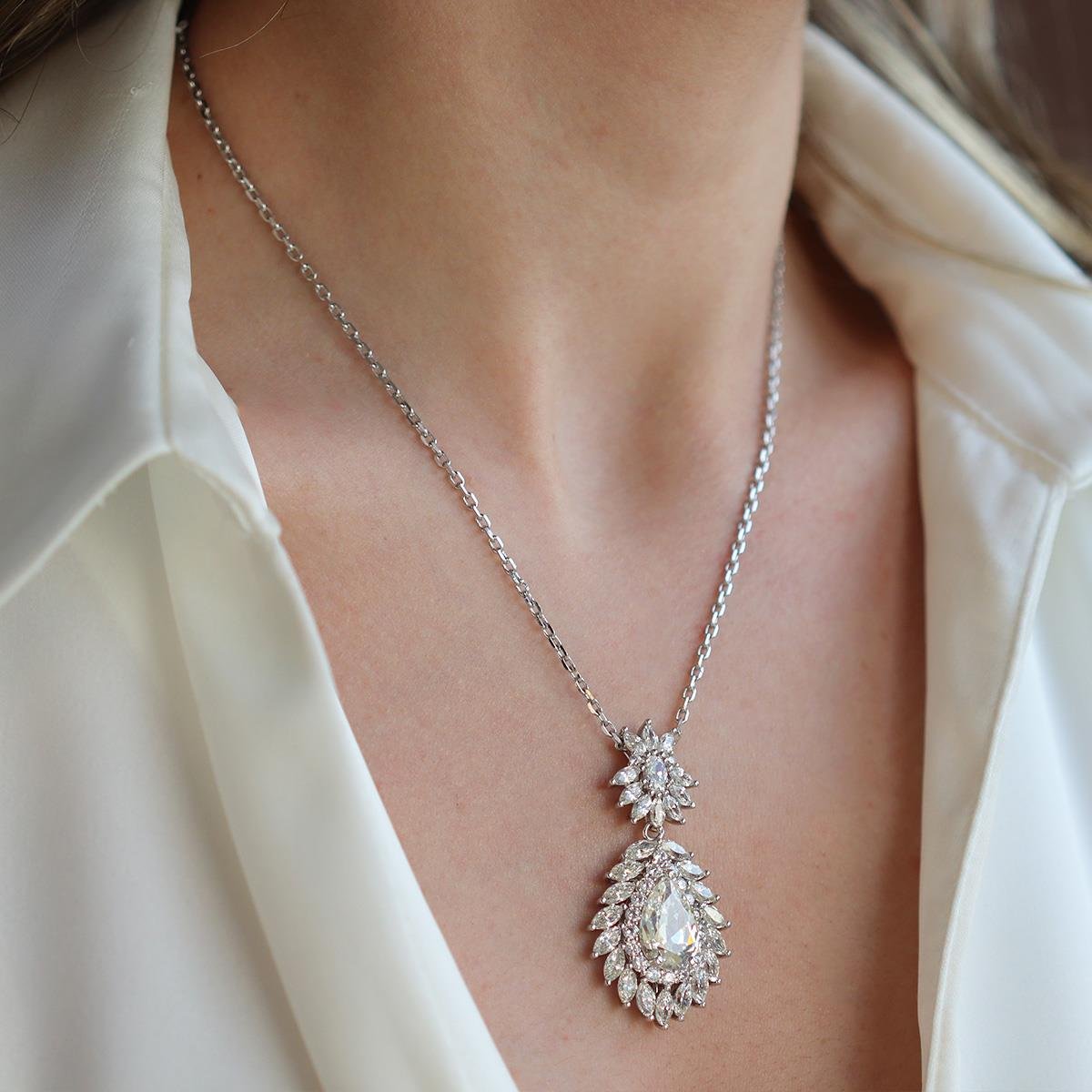 Okyanusun Kalbi Damla Sky Diamond Gümüş Kolye