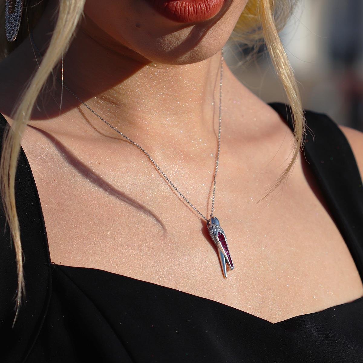 Pembe Baget Taşlı Kuşlu Gümüş Kolye