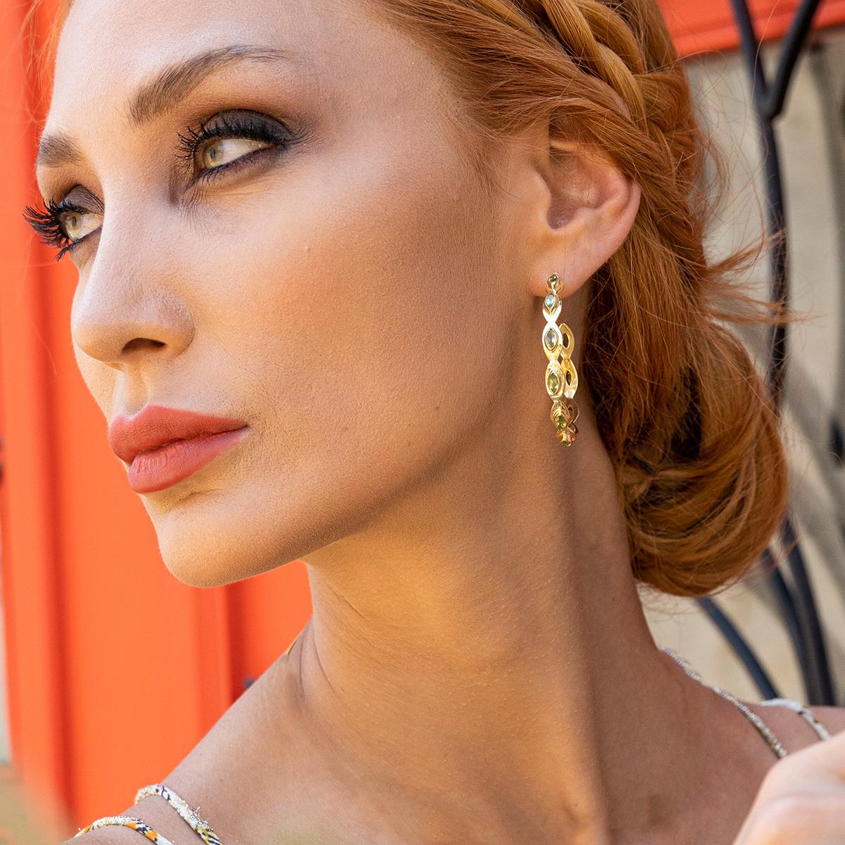 Peridot Taşlı Mekik Modeli Gold Kaplama Gümüş Halka Küpe