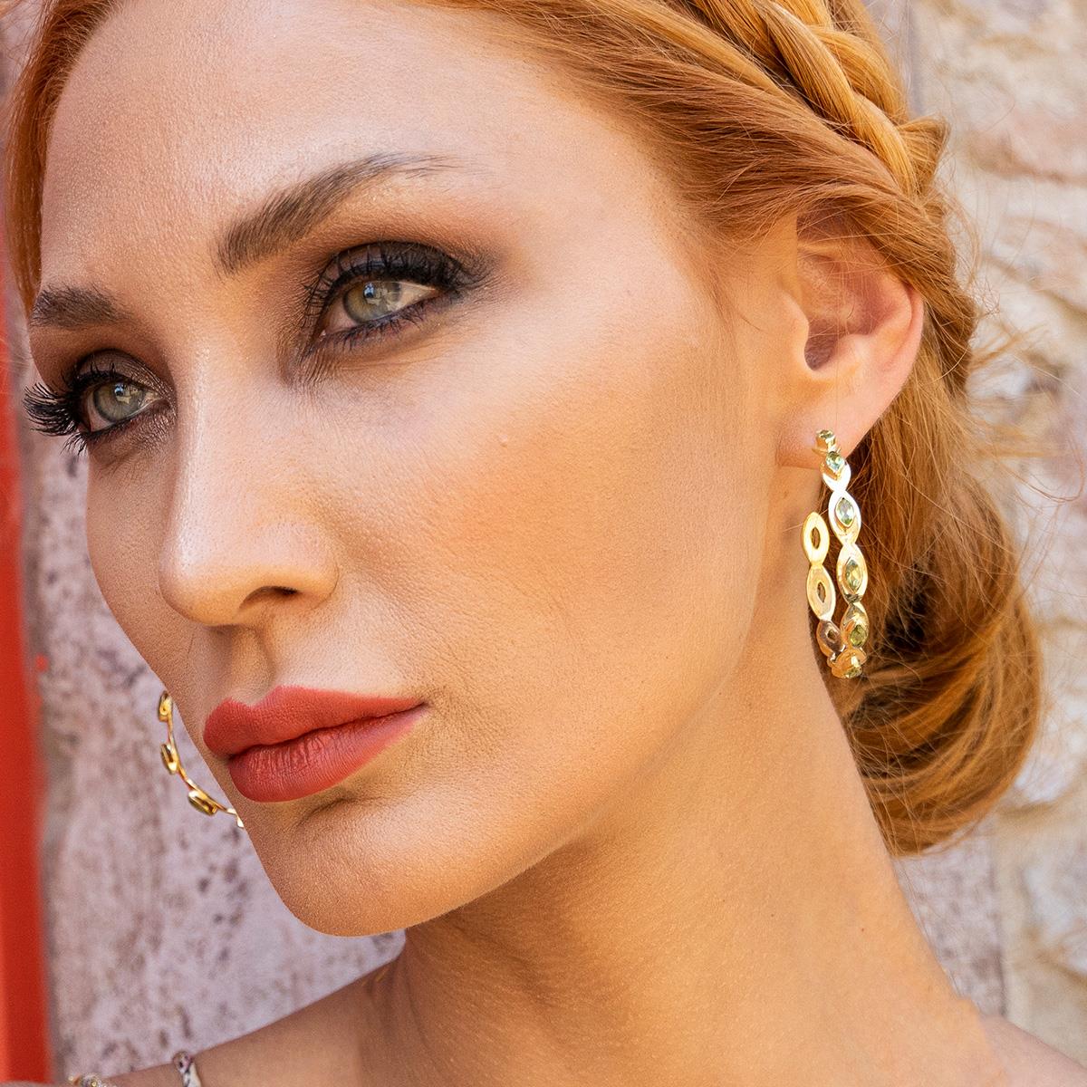 Peridot Taşlı Mekik Modeli Gold Kaplama Gümüş Halka Küpe