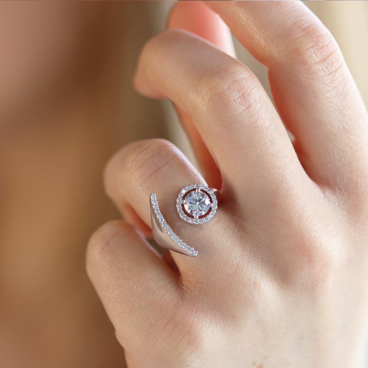 Round Kesim Tasarım Starlight Diamond Gümüş Yüzük