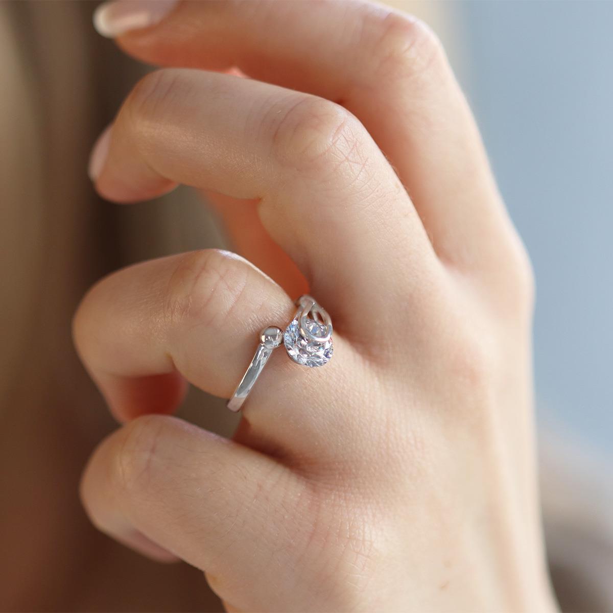 Round Kesim Tasarım Tek Taş Starlight Diamond Gümüş Yüzük