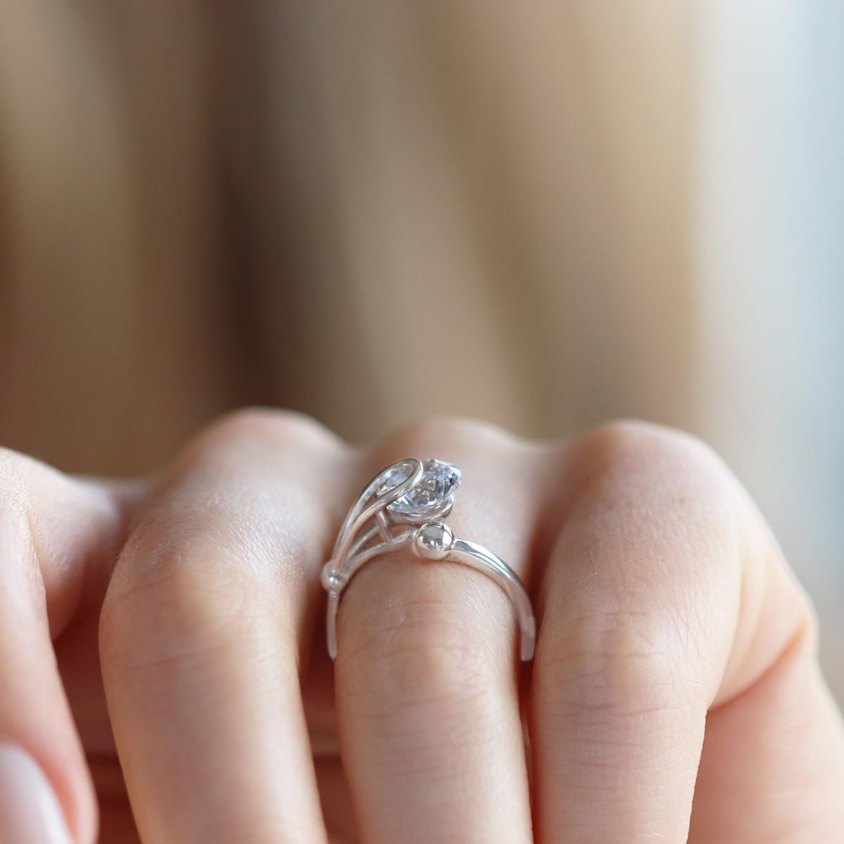 Round Kesim Tasarım Tek Taş Starlight Diamond Gümüş Yüzük