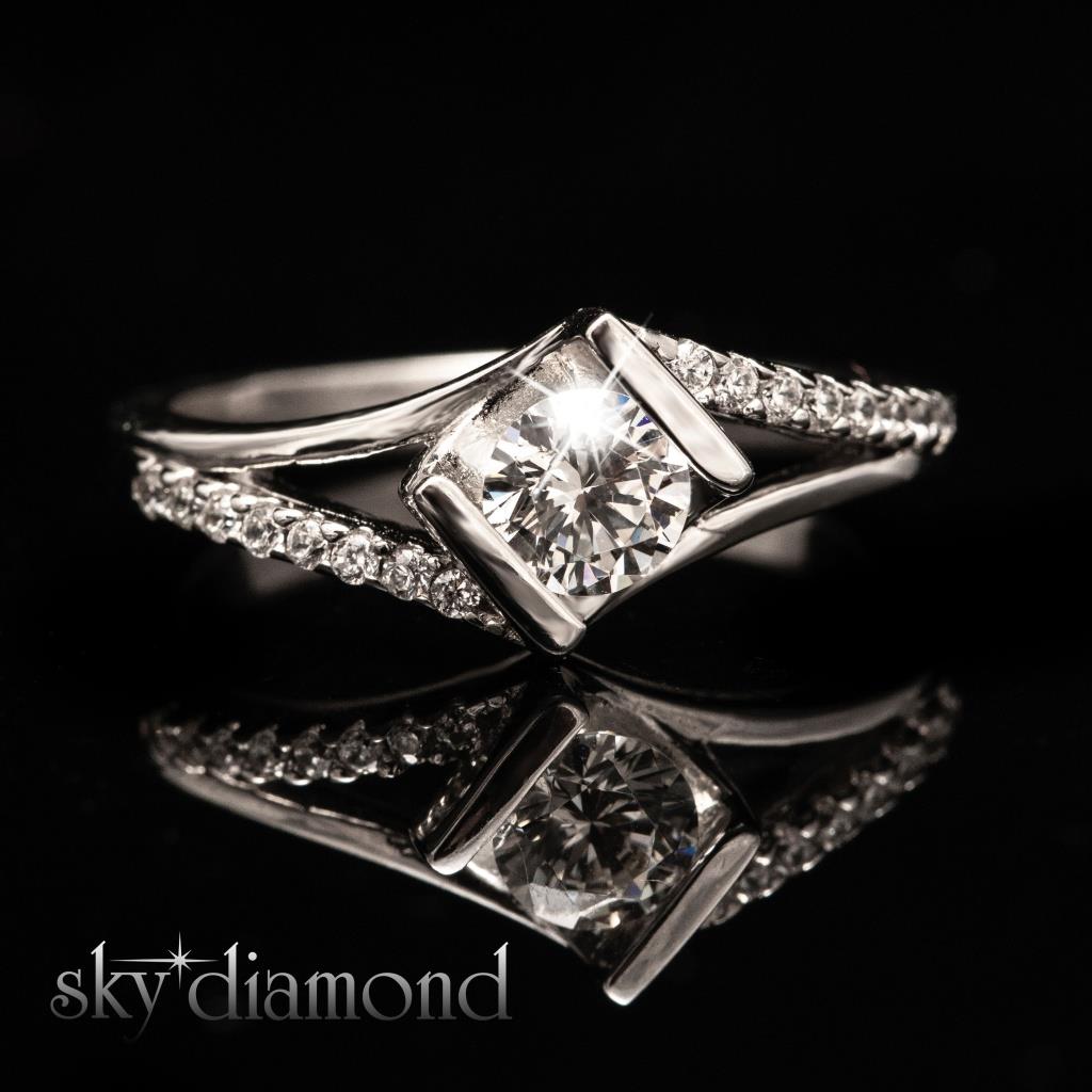 Sky Diamond Elegance Çapraz Model Tektaş