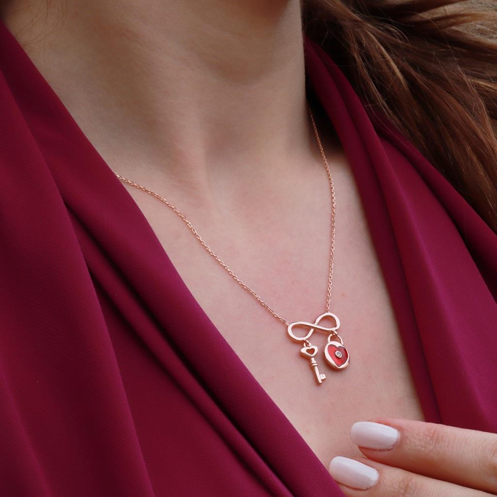 Sonsuzluğun Anahtarı Mineli Çift Taraflı Rose Gold Kaplama Gümüş Kolye