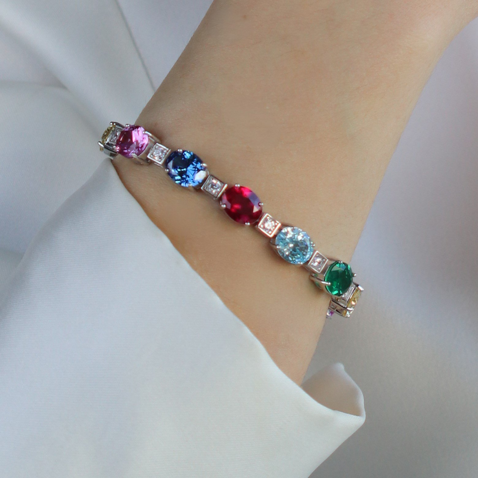 Swarovski Cubic Taşlı Gümüş Bileklik