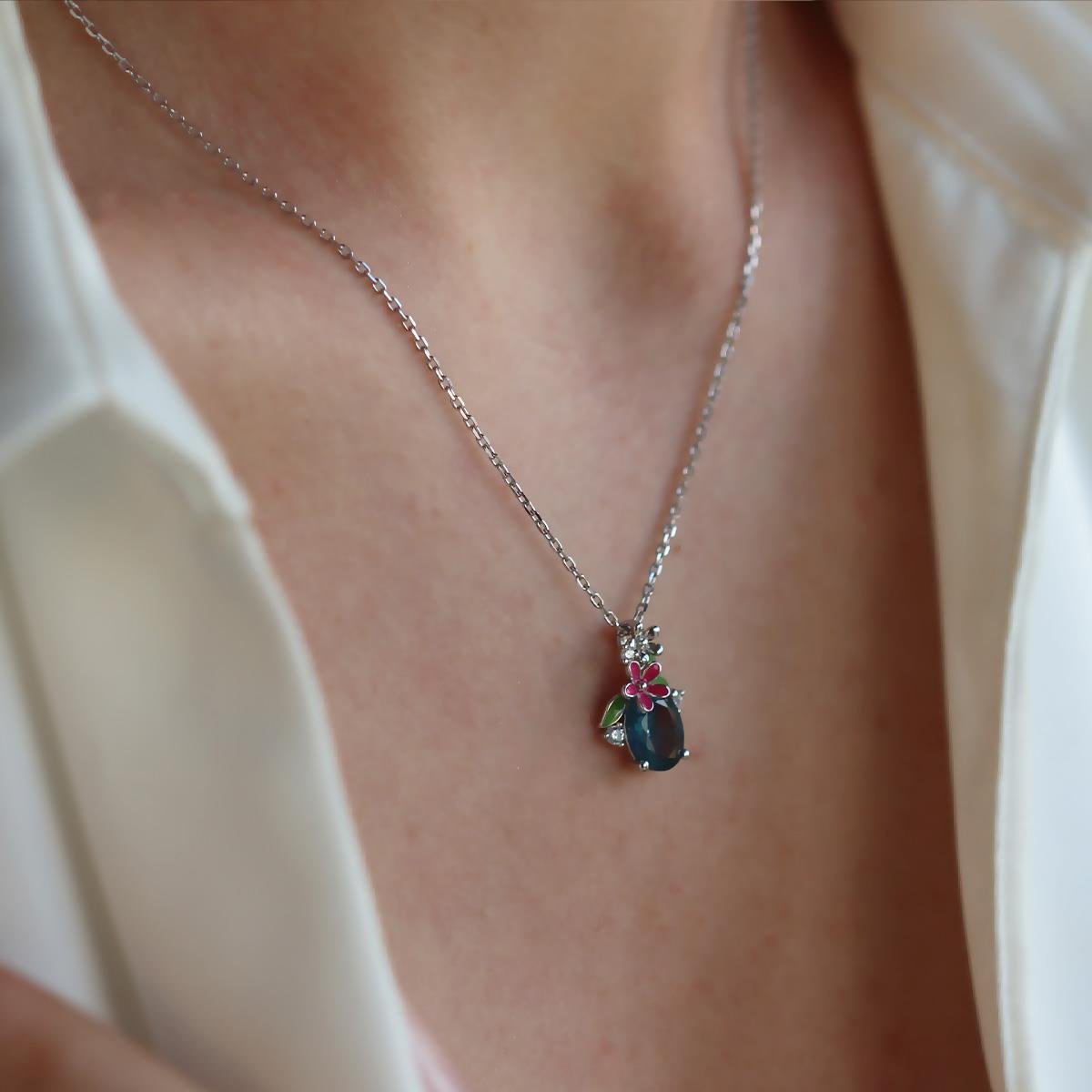 Tanzanit Taşlı Çiçekli Gümüş Kolye