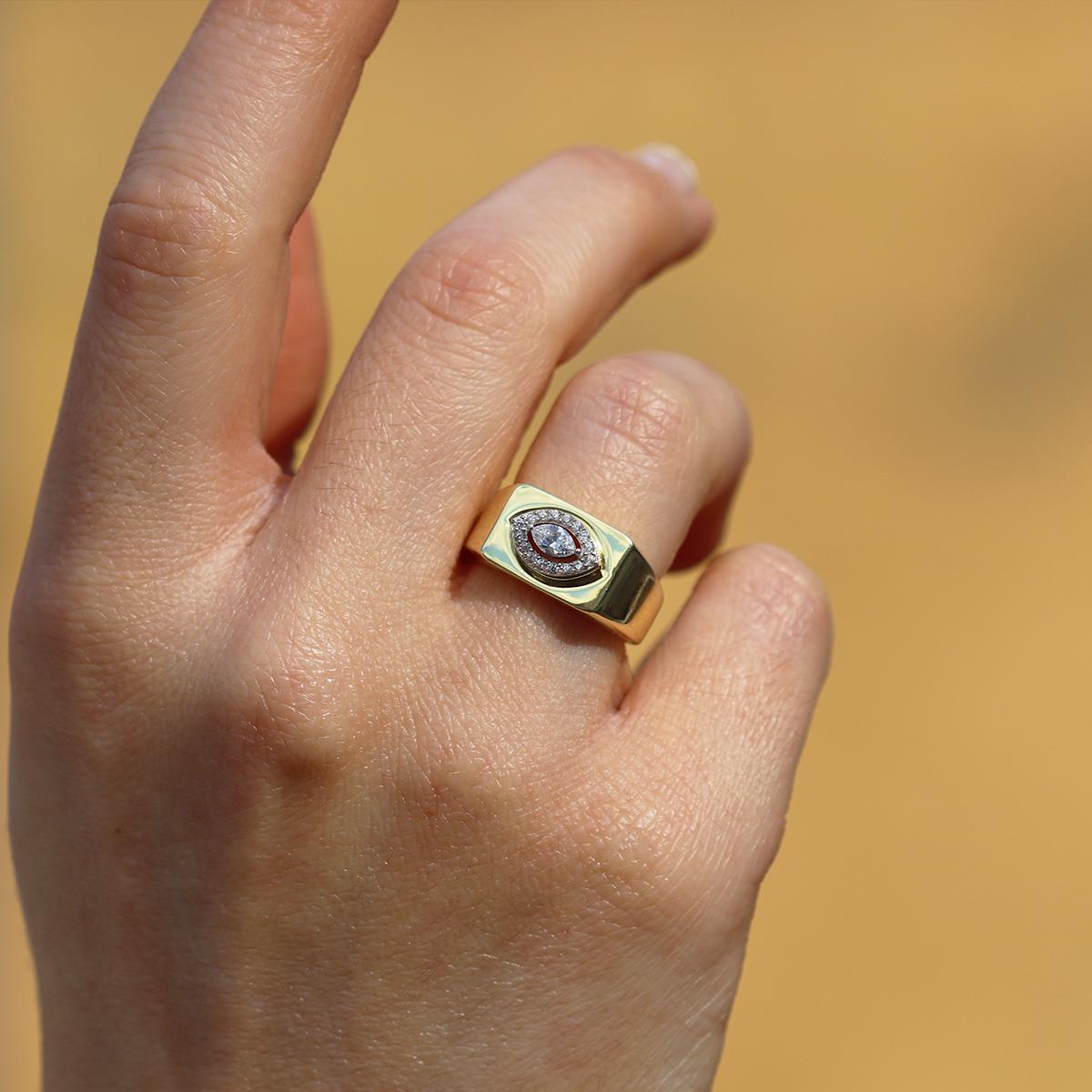 Taşlı Gold Kaplama Gümüş Göz Yüzük